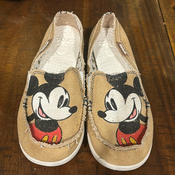 New without tags Crocs. Mickey Canvas. Women’s size 6. - Picture 1 of 4